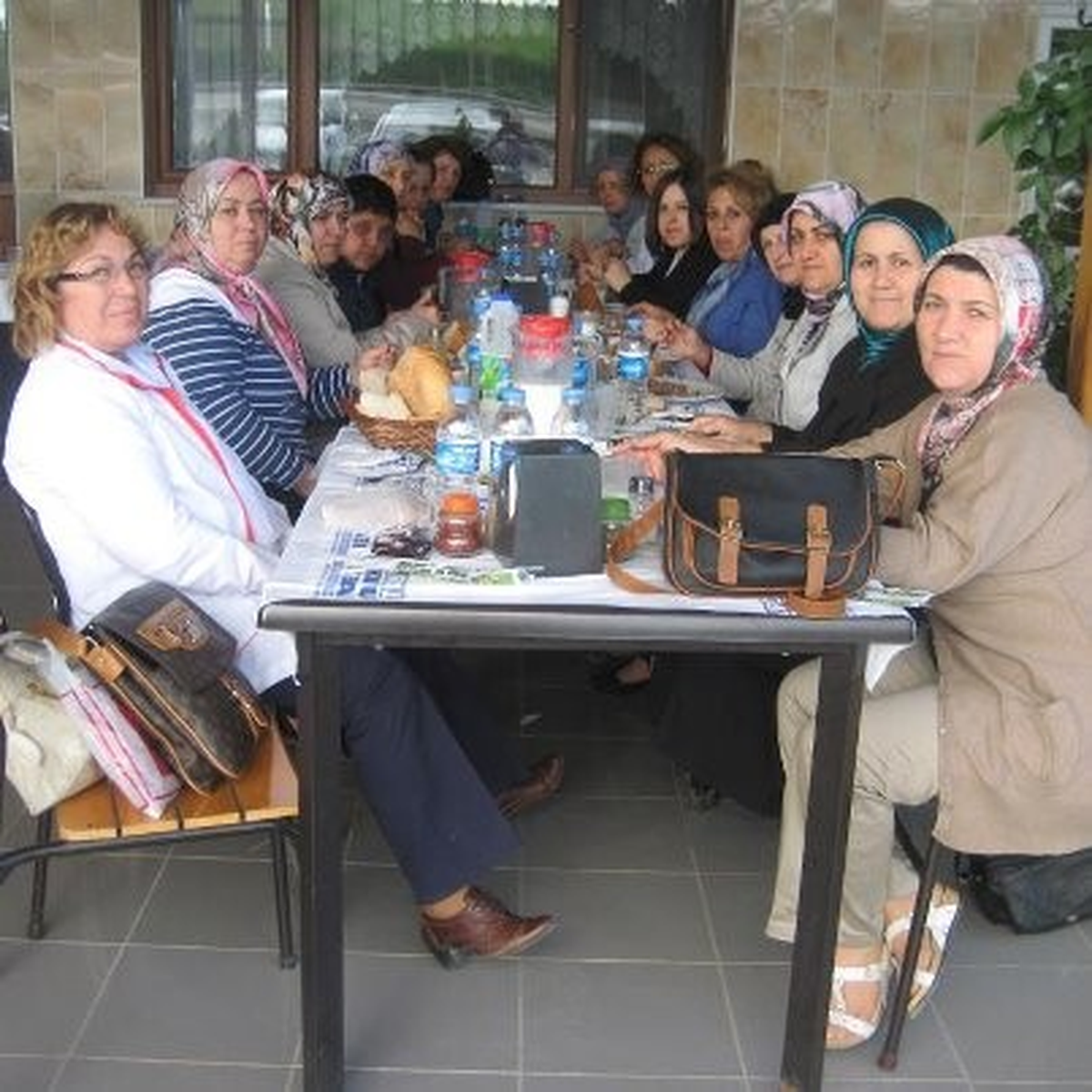 AK Parti Kadın Kollarından Kırcalar Köyünü Ziyaret Etti