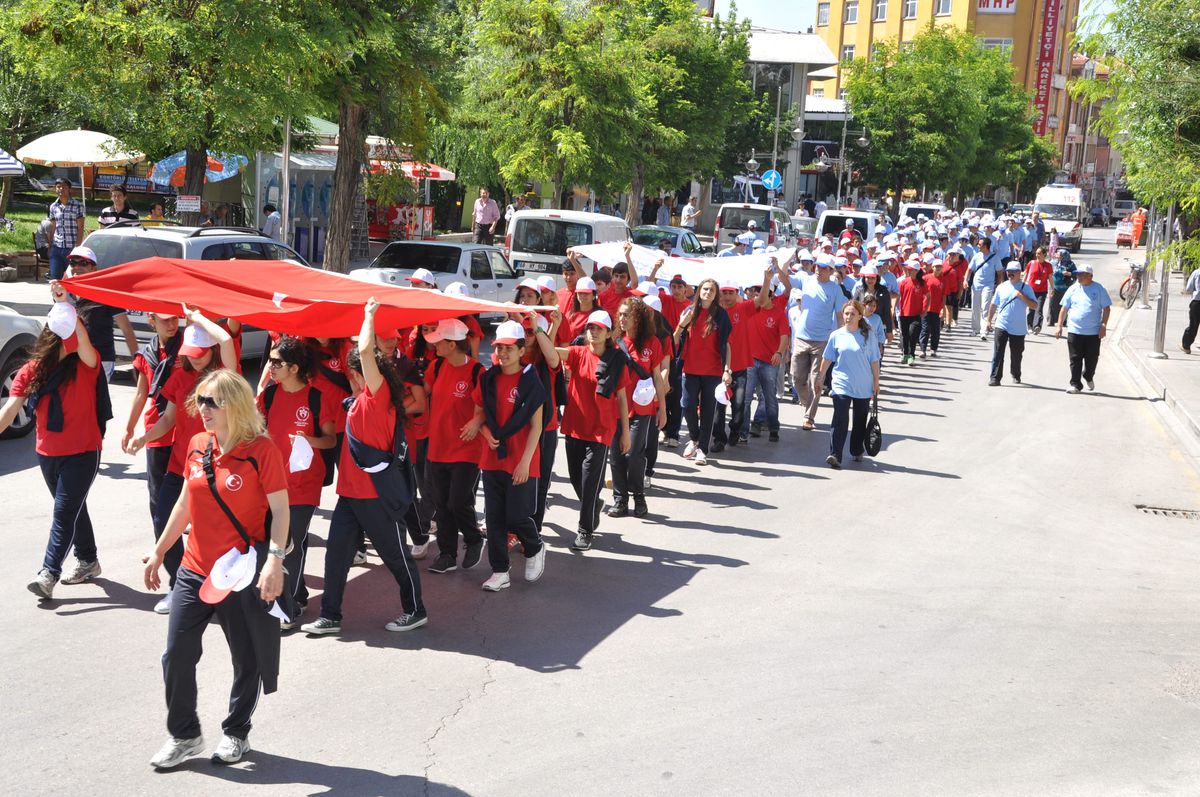 Aksaray\'da Olimpik Gün Yürüyüşü ve Koşusu