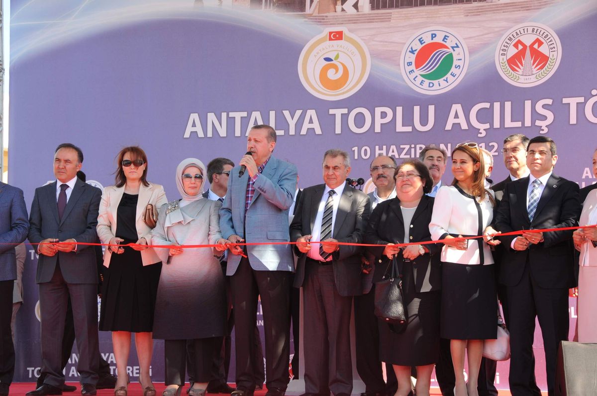 Başbakan Erdoğan Düğün Evinde