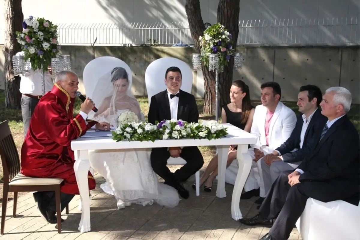 Başkan Akbaş Nikah Kıydı