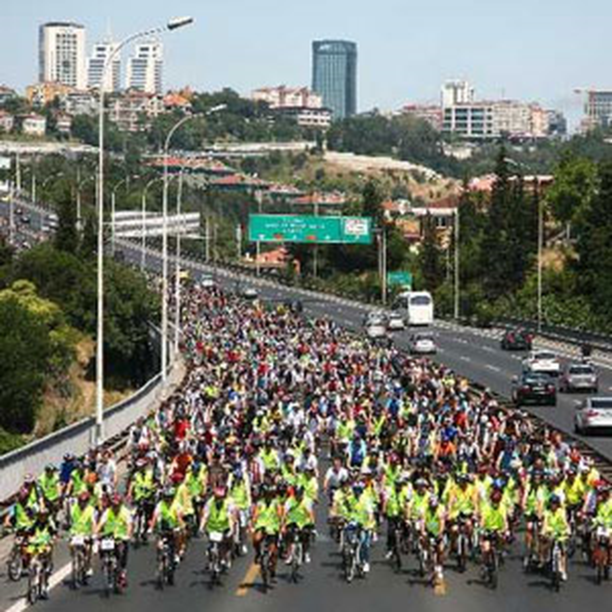 Boğaz Köprüsü\'nü Pedal Çevirerek Geçtiler
