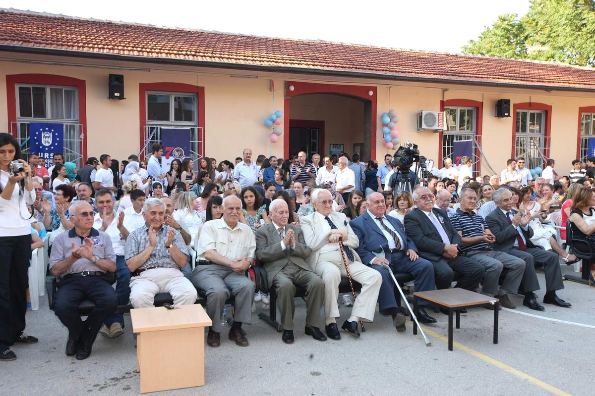 Bursa Ticaret Meslek Lisesi\'nin 70 Yıllık Birikimi Bursa Belgeliğinde