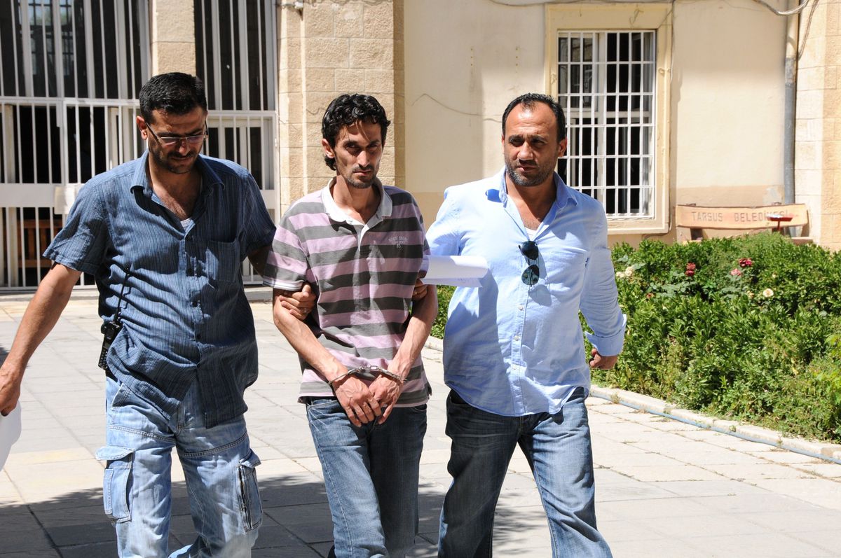 Cami Kapısını Çalan Zanlı Tutuklandı