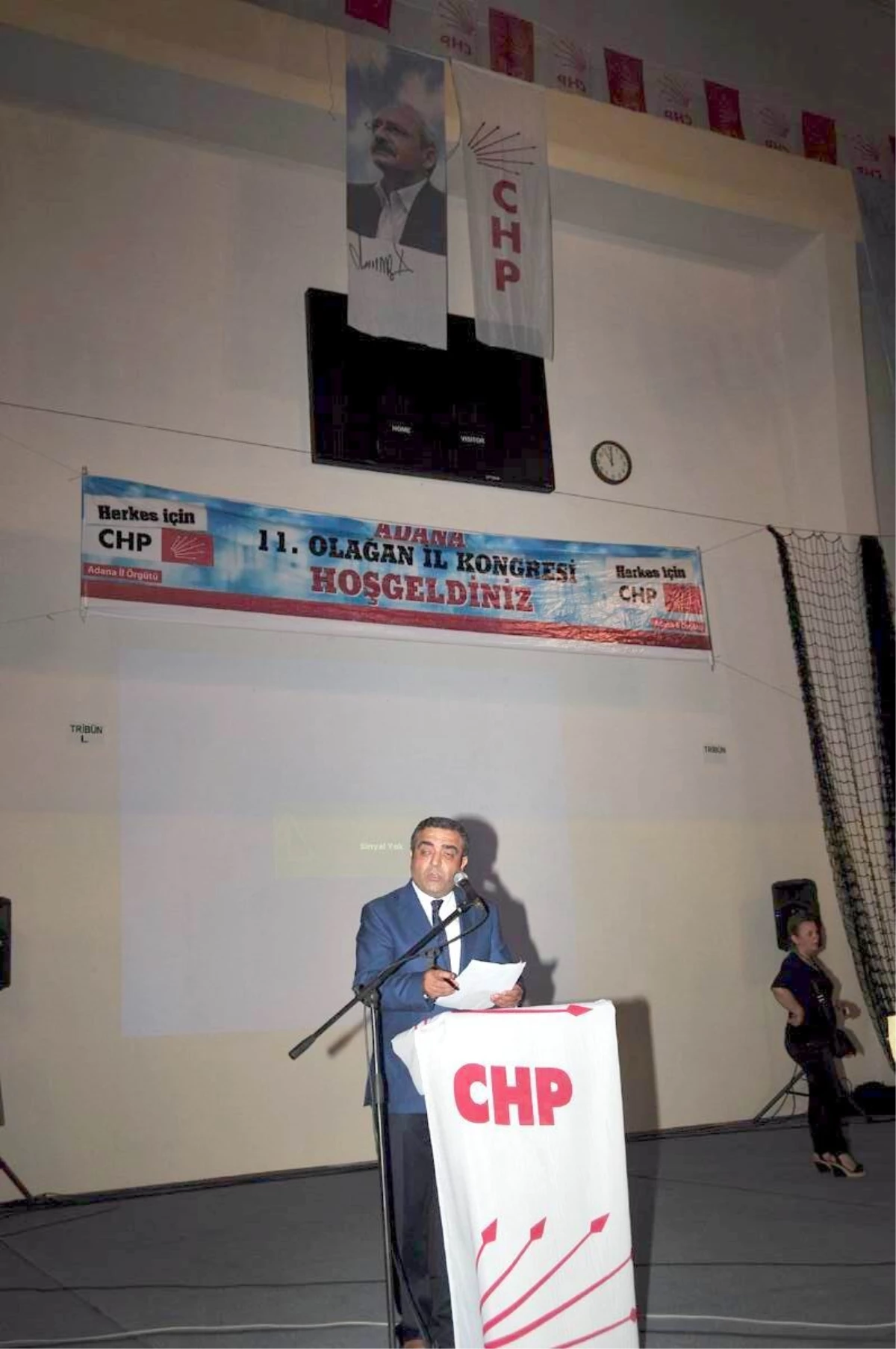CHP İl Kongresinde Kılıçdaroğlu Posteri Krizi
