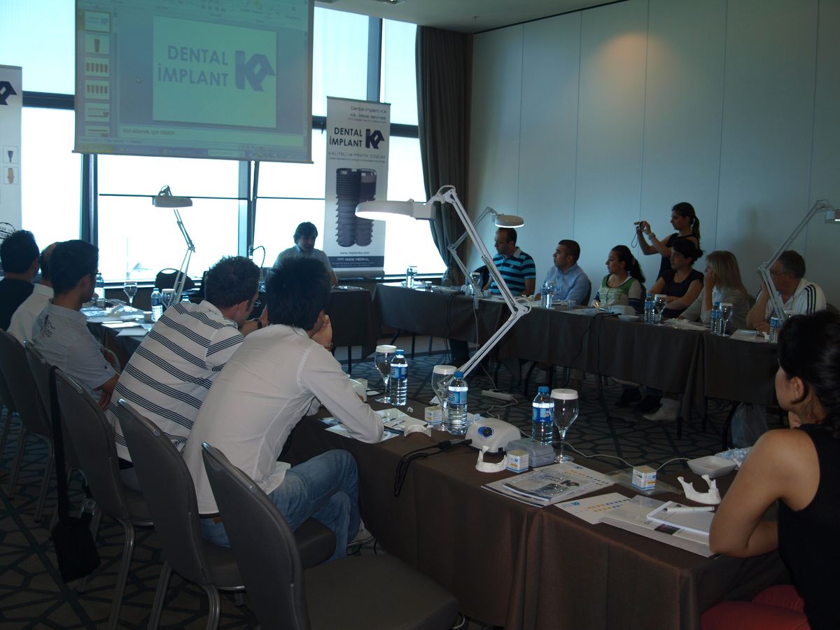 Diş Hekimlerine İmplant Semineri