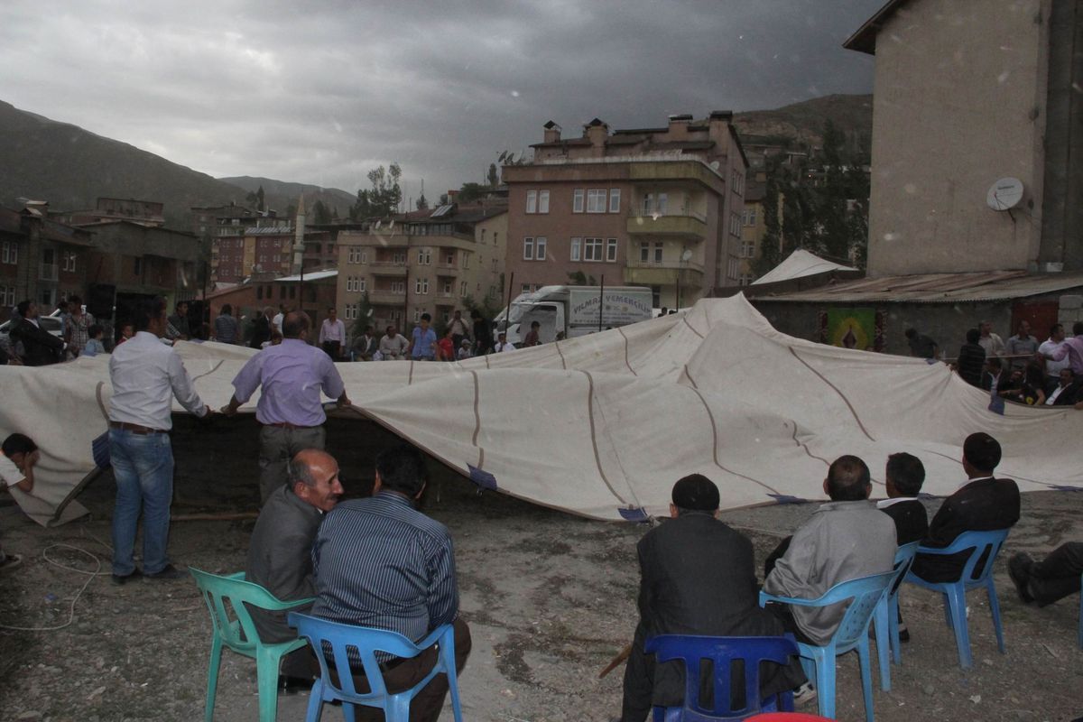 Düğün Törenlerine Rüzgar Süprizi