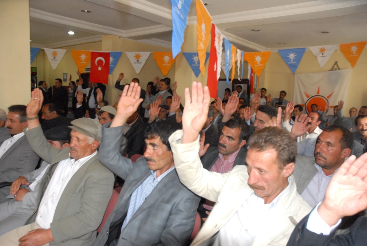 Ejder Yağızer AK Parti Başkale İlçe Başkanı Seçildi