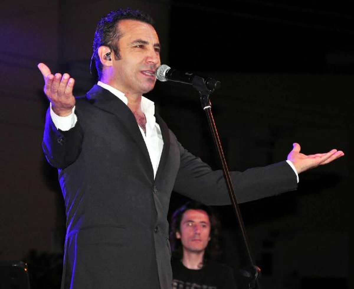 Ferhat Göçer\'den Şarkı Arası Anonslar