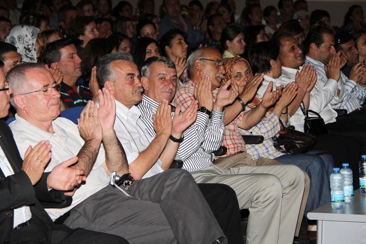 Folklor Ekibi Hayrüan Bıraktı