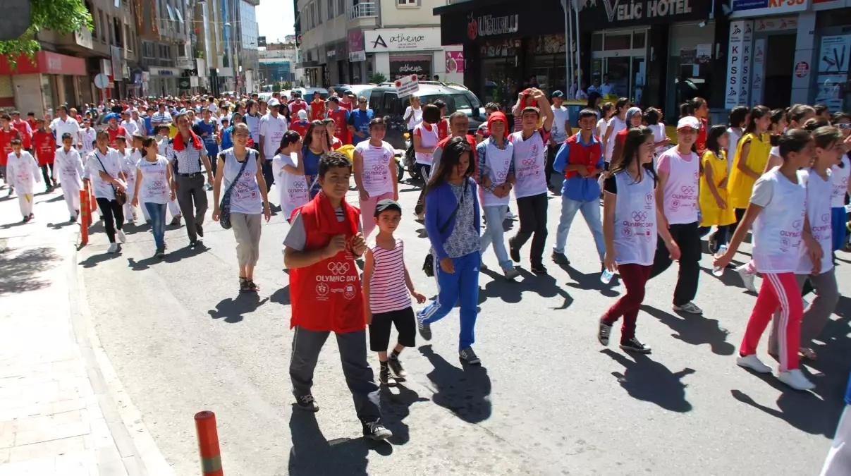 Gaziantep'te 'Olimpik Gün Yürüyüşü'