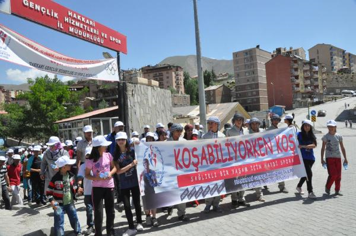 Hakkari\'de \'Olimpik Gün Yürüyüşü\'ne İlgi Az Oldu