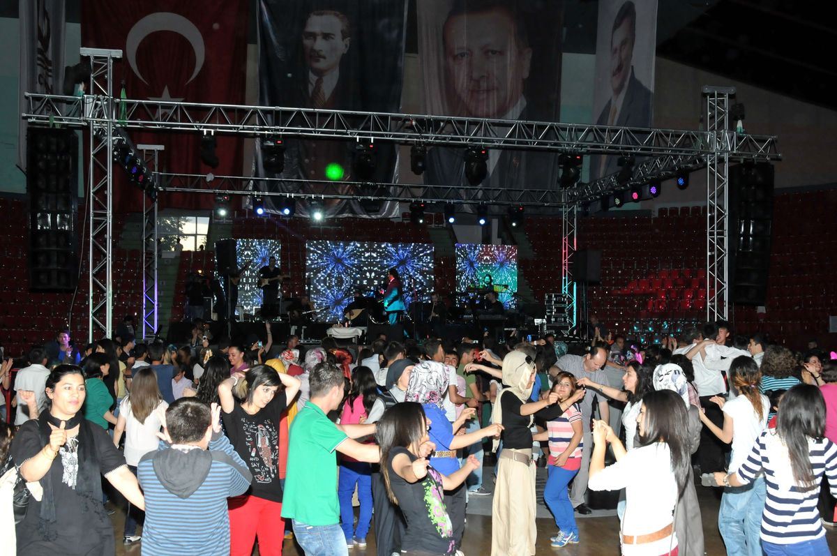 Keçmek\'te Yılsonu Şenliği
