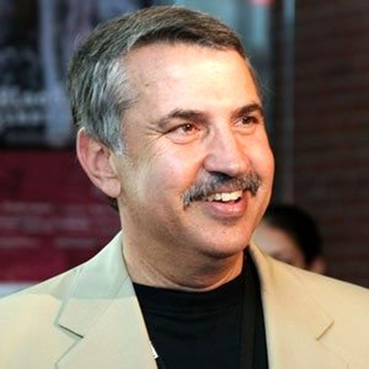 Nyt\'da Frıedman\'dan AKP\'ye Övgü ve Eleştiri