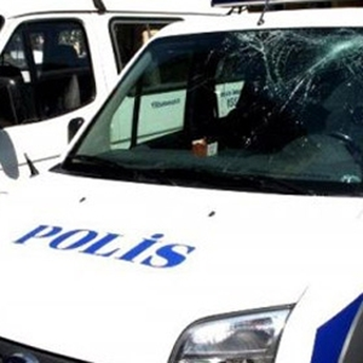 Polis Otosuna Saldırı: 1 Yaralı