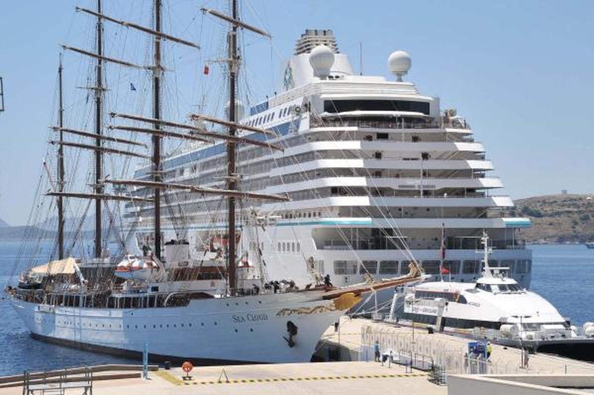 Turist Gemileri Bodrum\'da