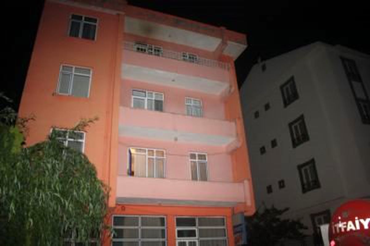 Uzunköprü\'de Ev Yangını