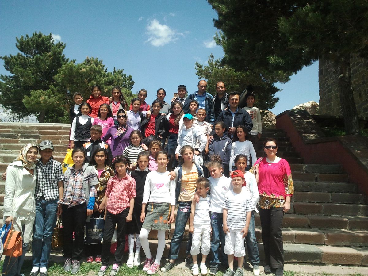 Yakutiye\'den Öğrencileri Karne Hediyesi