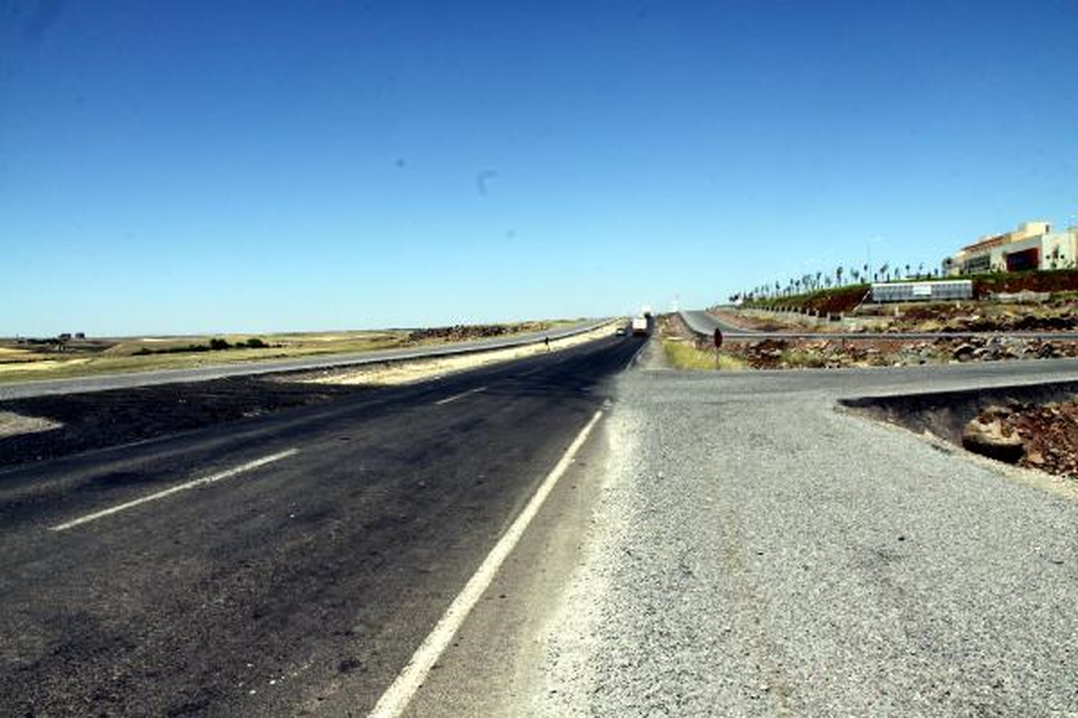 Yeni Açılan Hastane Yolunda Tabela Bulunmamasına Tepki
