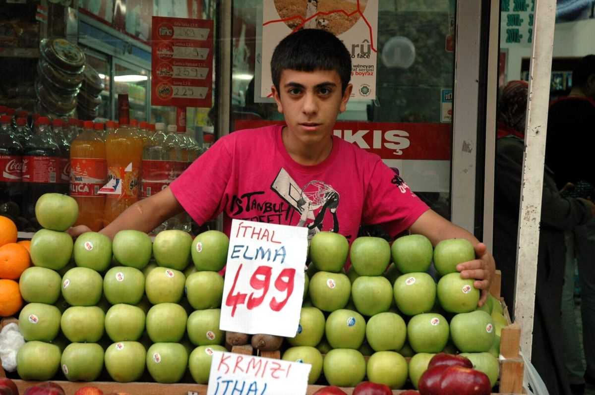 Yerli Elma Yerini Tezgahlarda İthal Elmaya Bıraktı