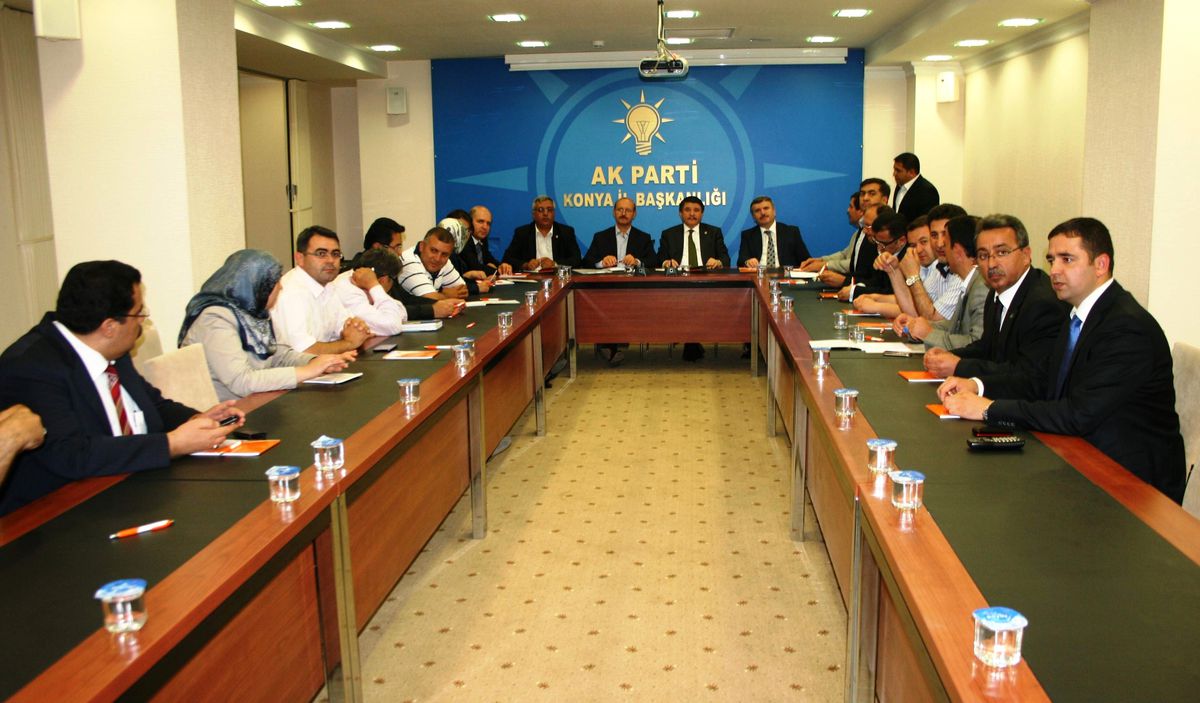 AK Parti Genel Başkan Yardımcısı Tanrıverdi\'den İl Teşkilatına Ziyaret