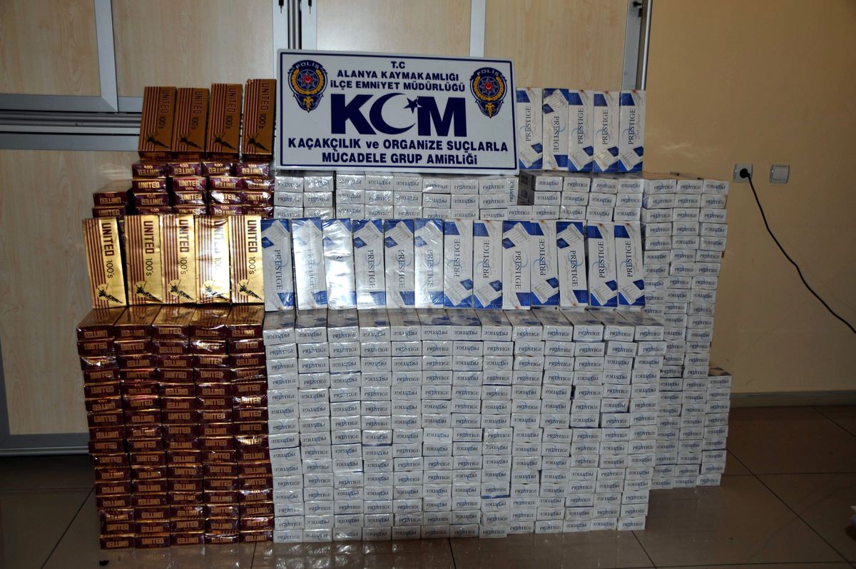 Alanya\'da 8 Bin 500 Paket Kaçak Sigara Ele Geçirildi