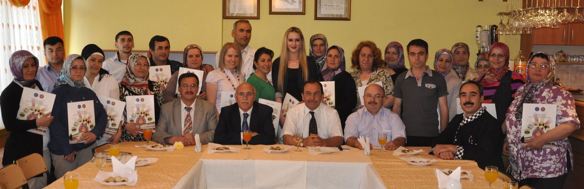 Aşçılar Odası\'nın Düzenlediği Kursa Katılanlara Sertifikaları Verildi