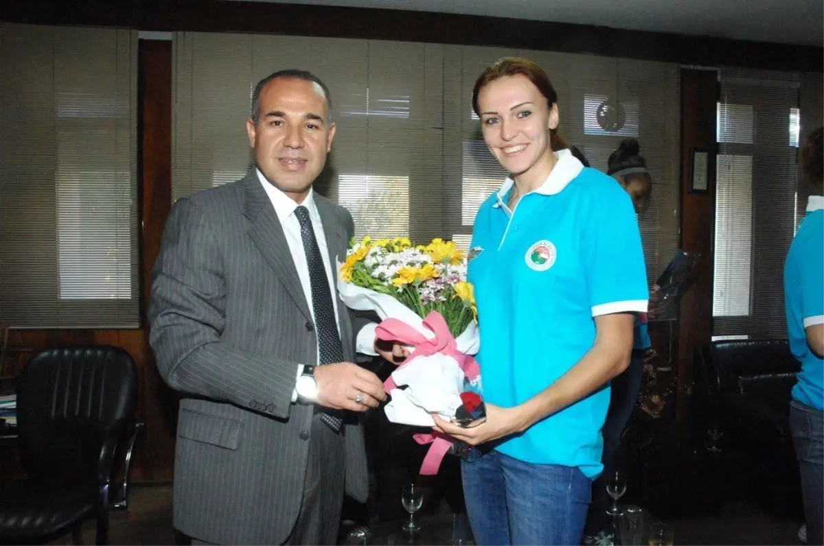 Ceyhan Belediyesi, Aslı Sevinç'le Anlaştı