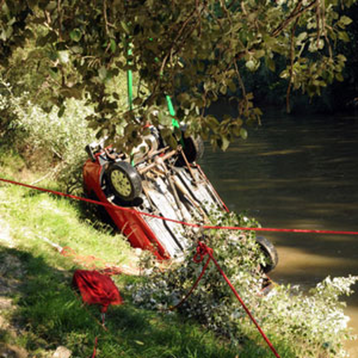 Edirne\'de Tunca Nehri\'ne Otomobille Düşen 2 Kişinin Ölümü