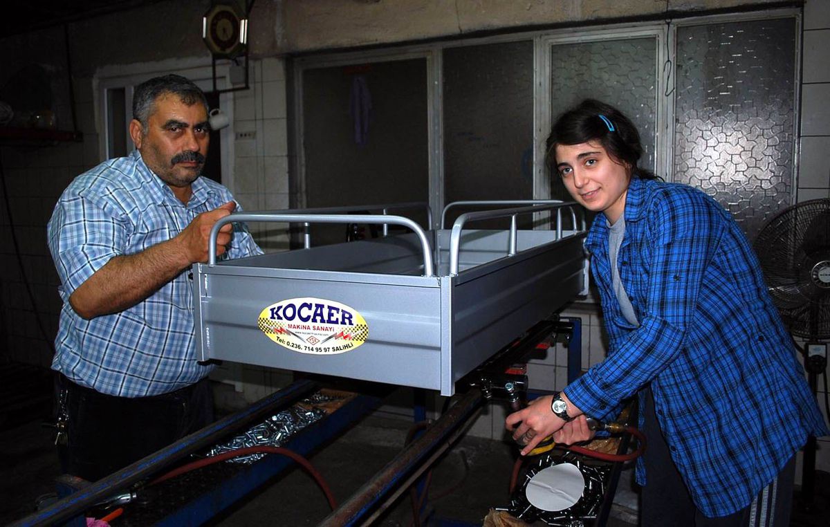 Evin Tek Çocuğu Nurcan Babasının İzinde