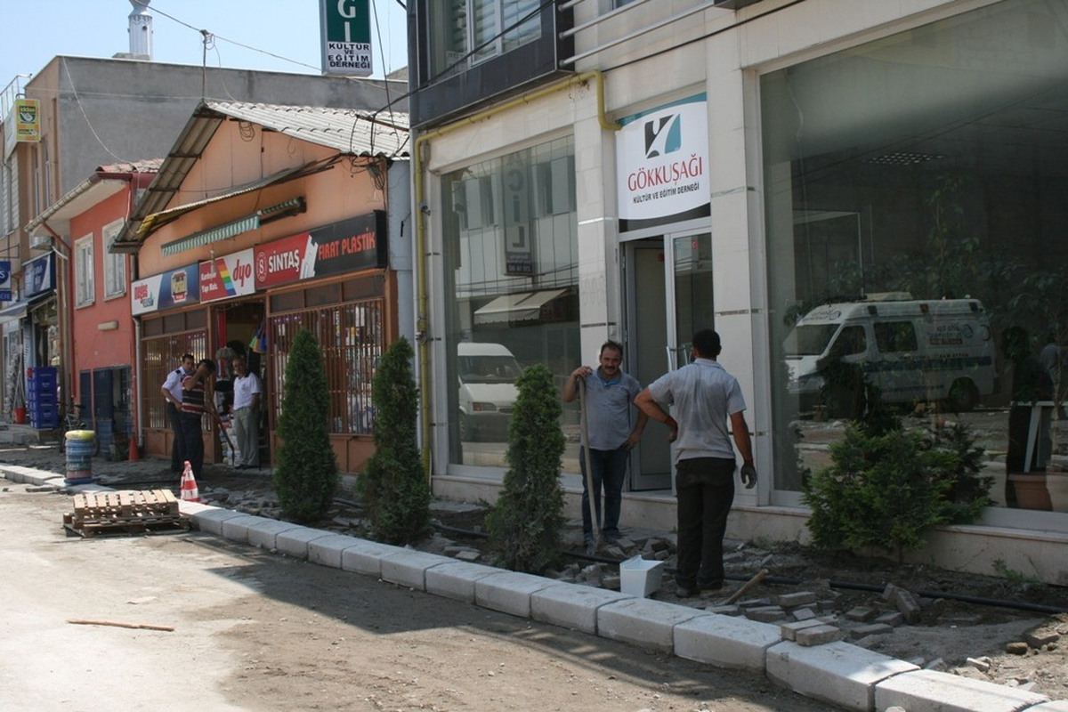 Fabrika Caddesi Yenileniyor