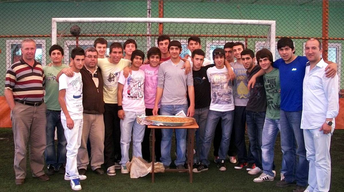 Futbolculara Börek Ziyafeti Çekildi