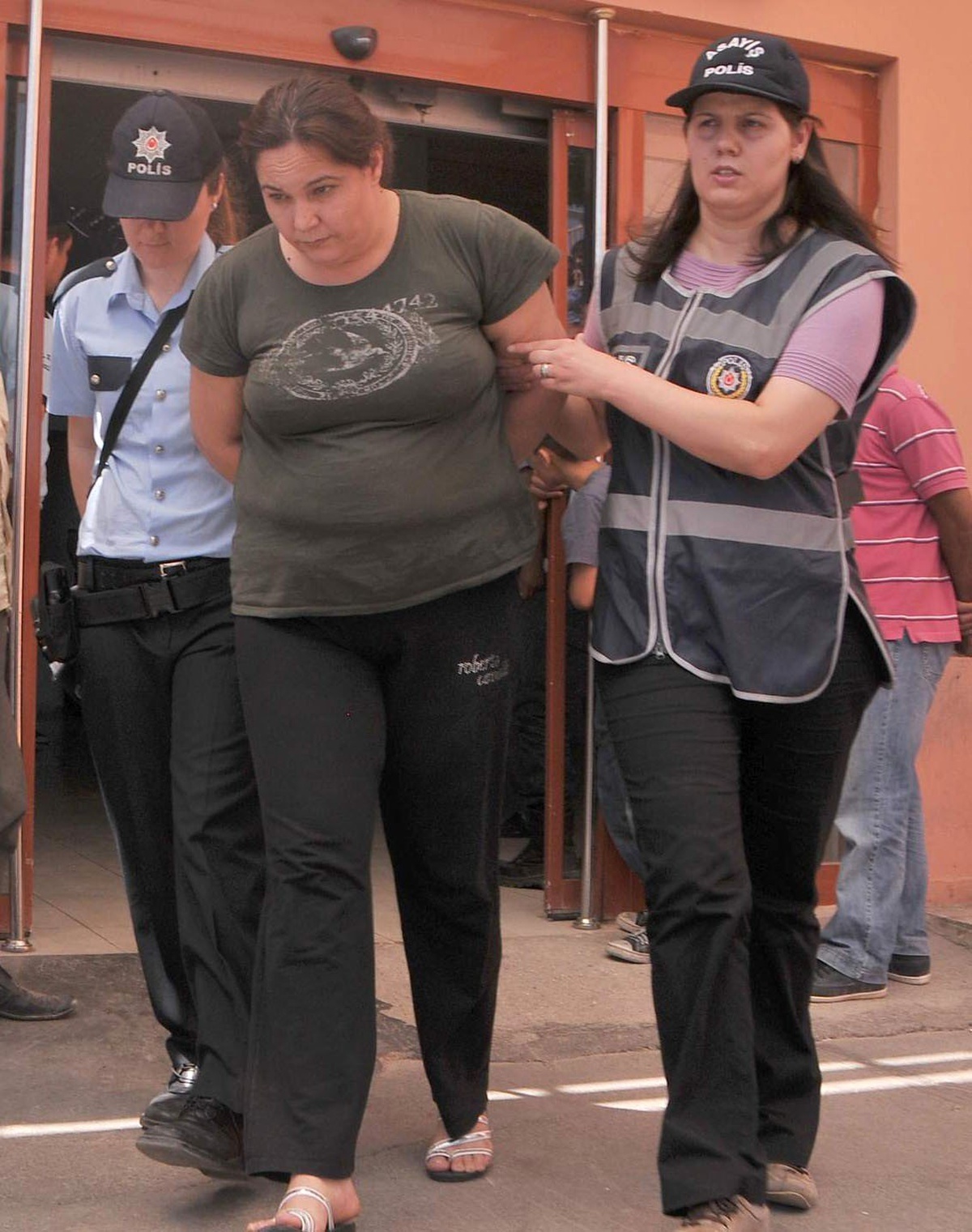 Hastane Otoparkında Fuhuş Operasyonu: 11 Gözaltı