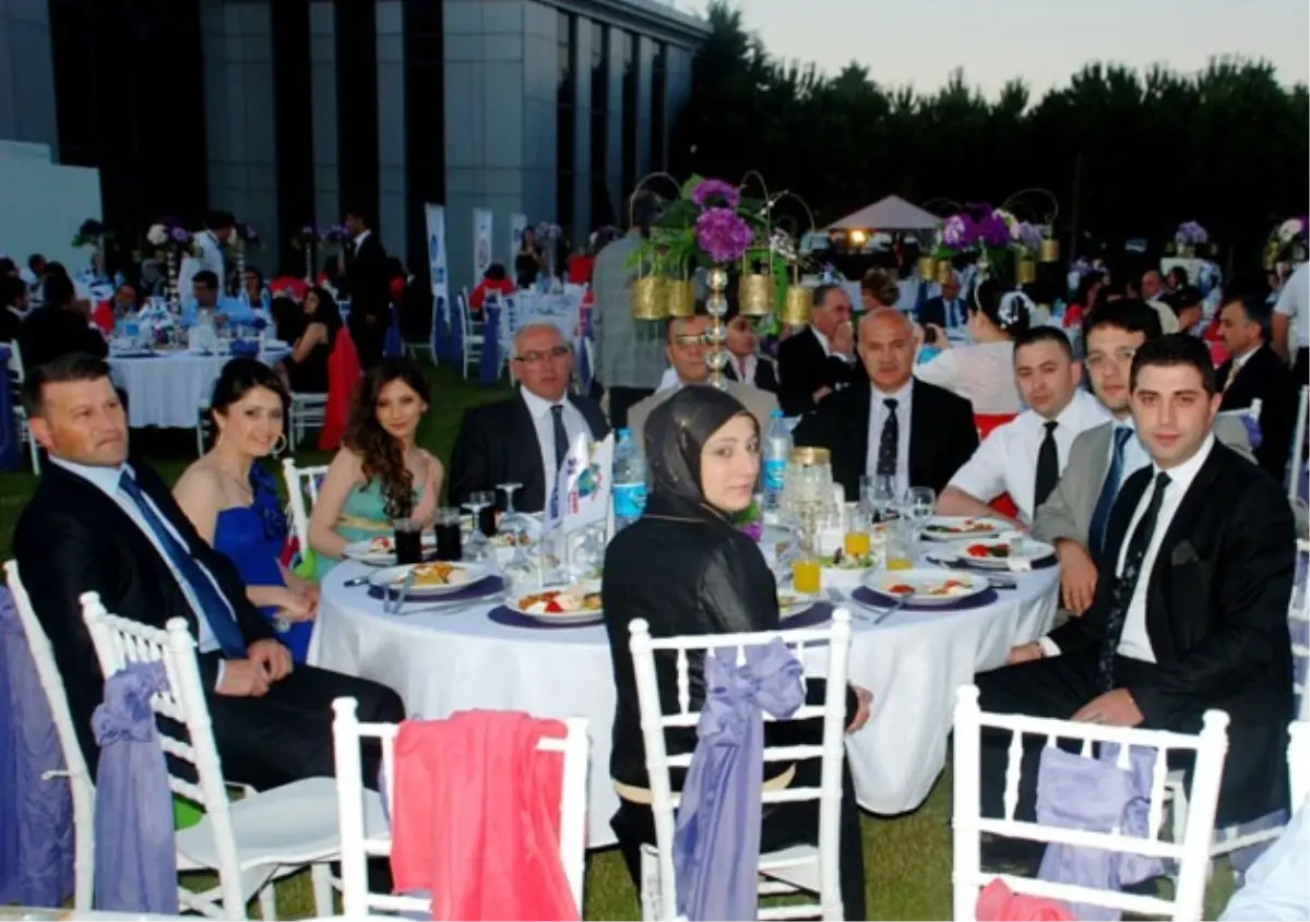 Hekim Holding\'in Gurur Gecesi