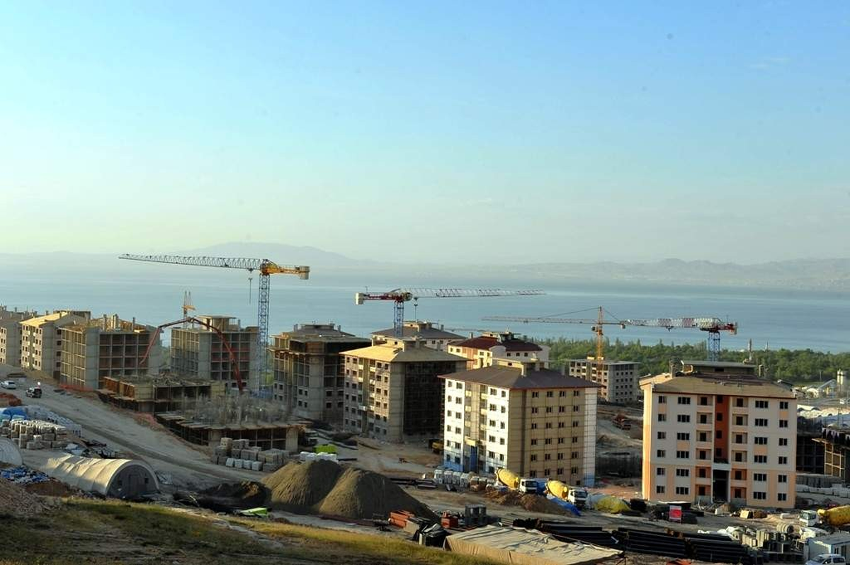 Kalıcı Konutlarda Asfaltlama Çalışmaları da Başladı
