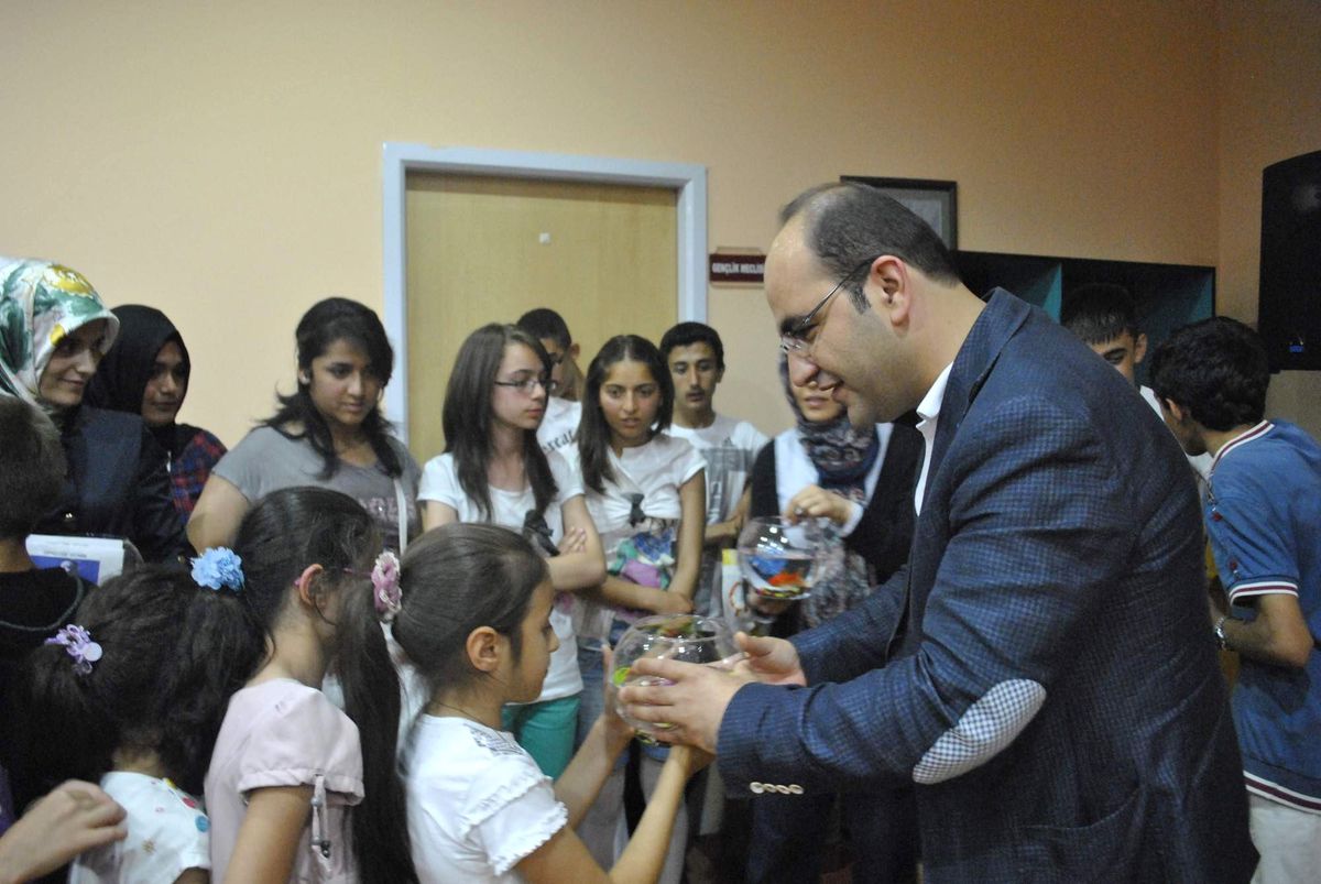 Karnelerini Getirdiler Akvaryum ve Balık Aldılar
