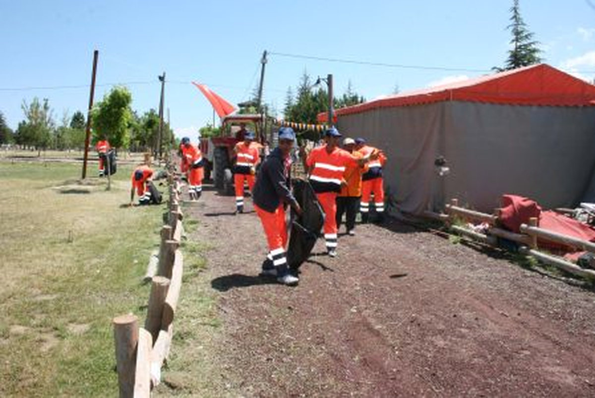 Kent Ormanında Temizlik Çalışması