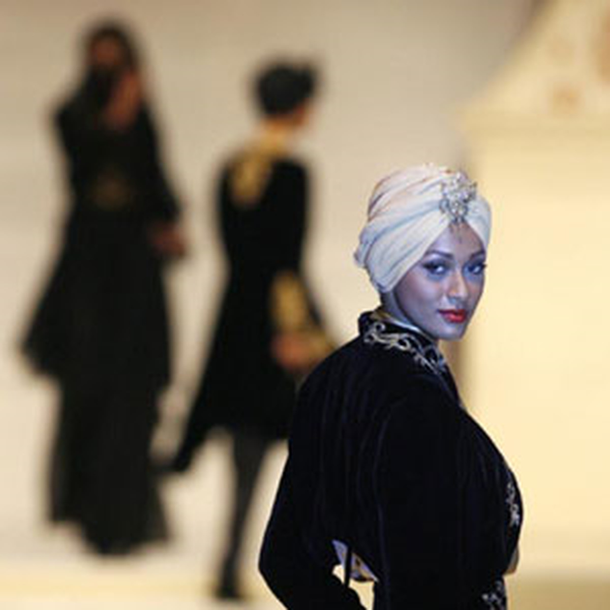 Moskova\'da \'İslami\' Moda Gösterisine Büyük İlgi