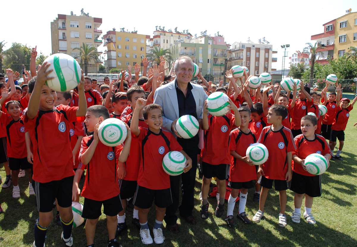 Muratpaşa Belediyesi Yaz Spor Merkezleri Açılıyor