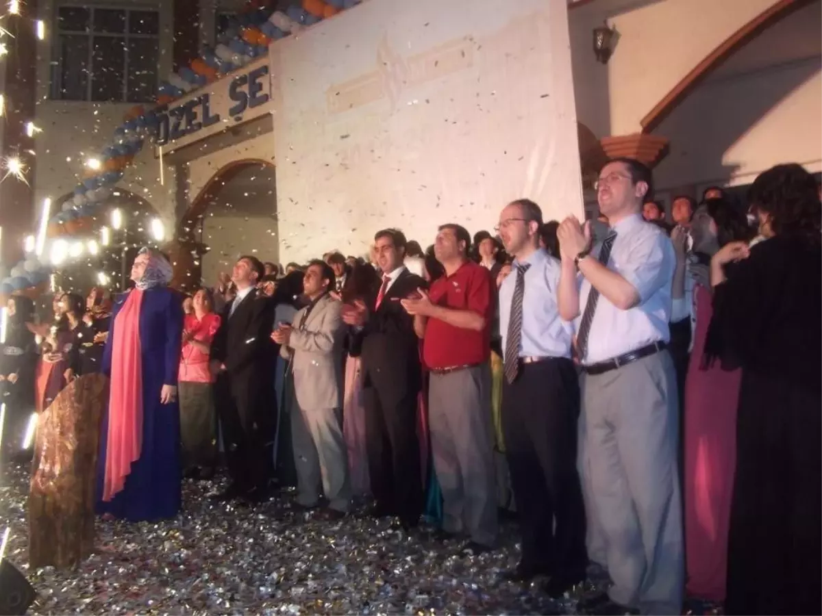 Özel Şehzade Mehmet Koleji'nde 15.mezuniyet Gecesi