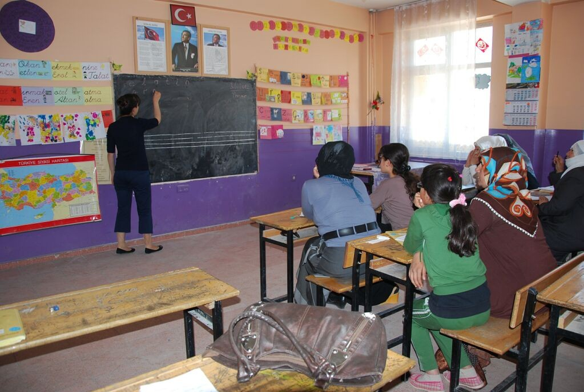 Patnos\'ta Okuma-Yazma Kursuna Büyük İlgi