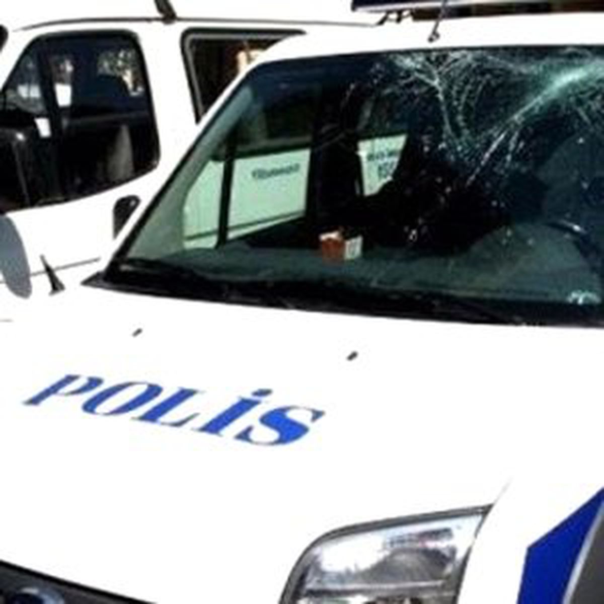 Polis Aracına Ateş Açılması Sonucu Bir Polis Yaralandı