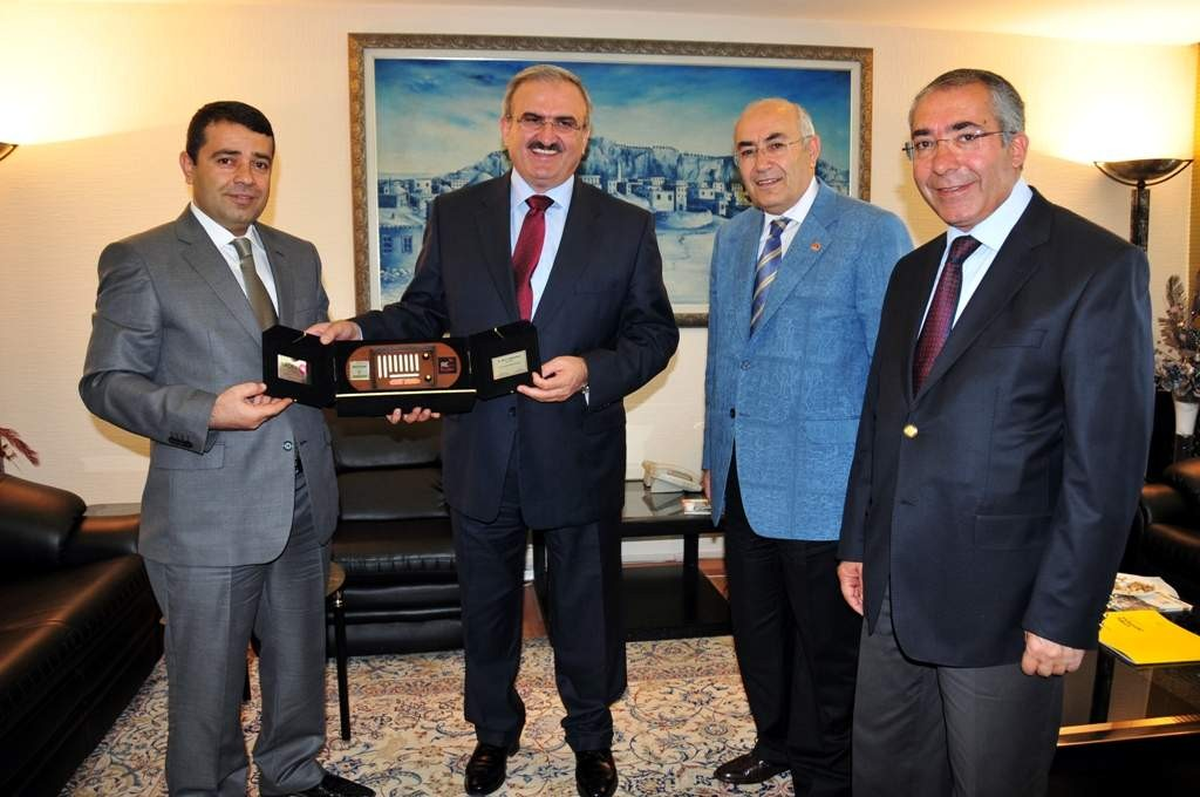 Radev Vali Karaloğlu\'nu \'En Başarılı\' Yönetici Seçti