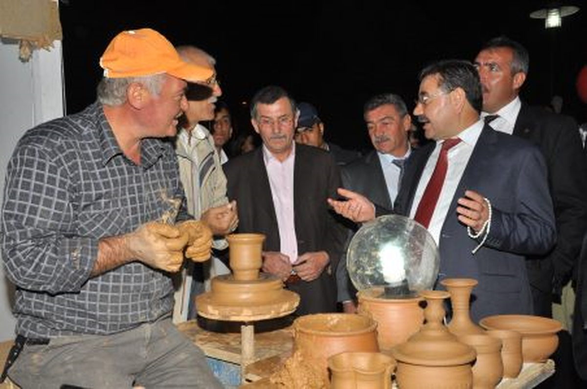 Şenlikte Her Kesime Hitap Eden Stantlar Var
