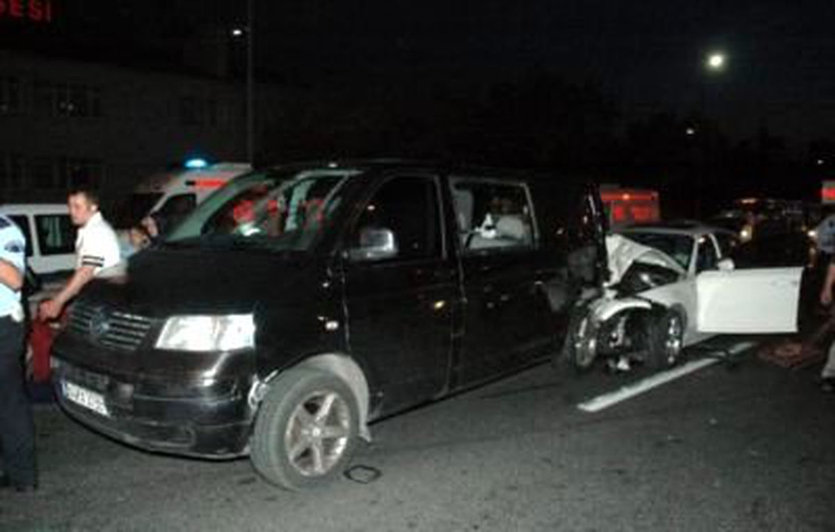Şişli\'de Trafik Kazası: 6 Yaralı