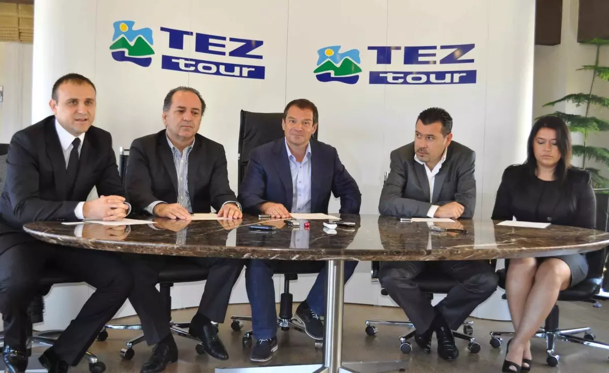 Tez Tur\'un Türk Ortağı Hisselerini Sattı