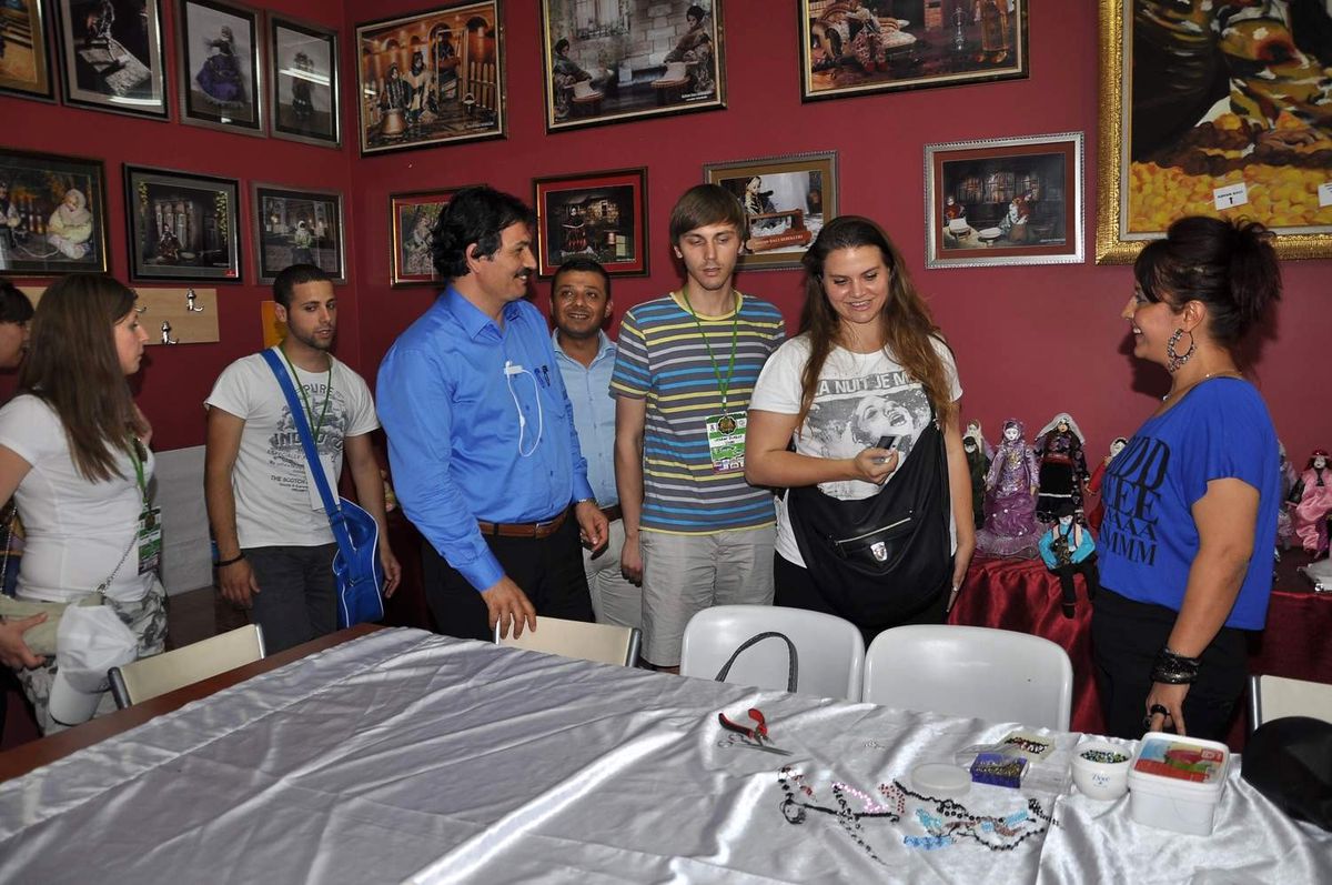 Yabancı Gençlerden Malatya Belediyesi Sanat Merkezi\'ne Ziyaret