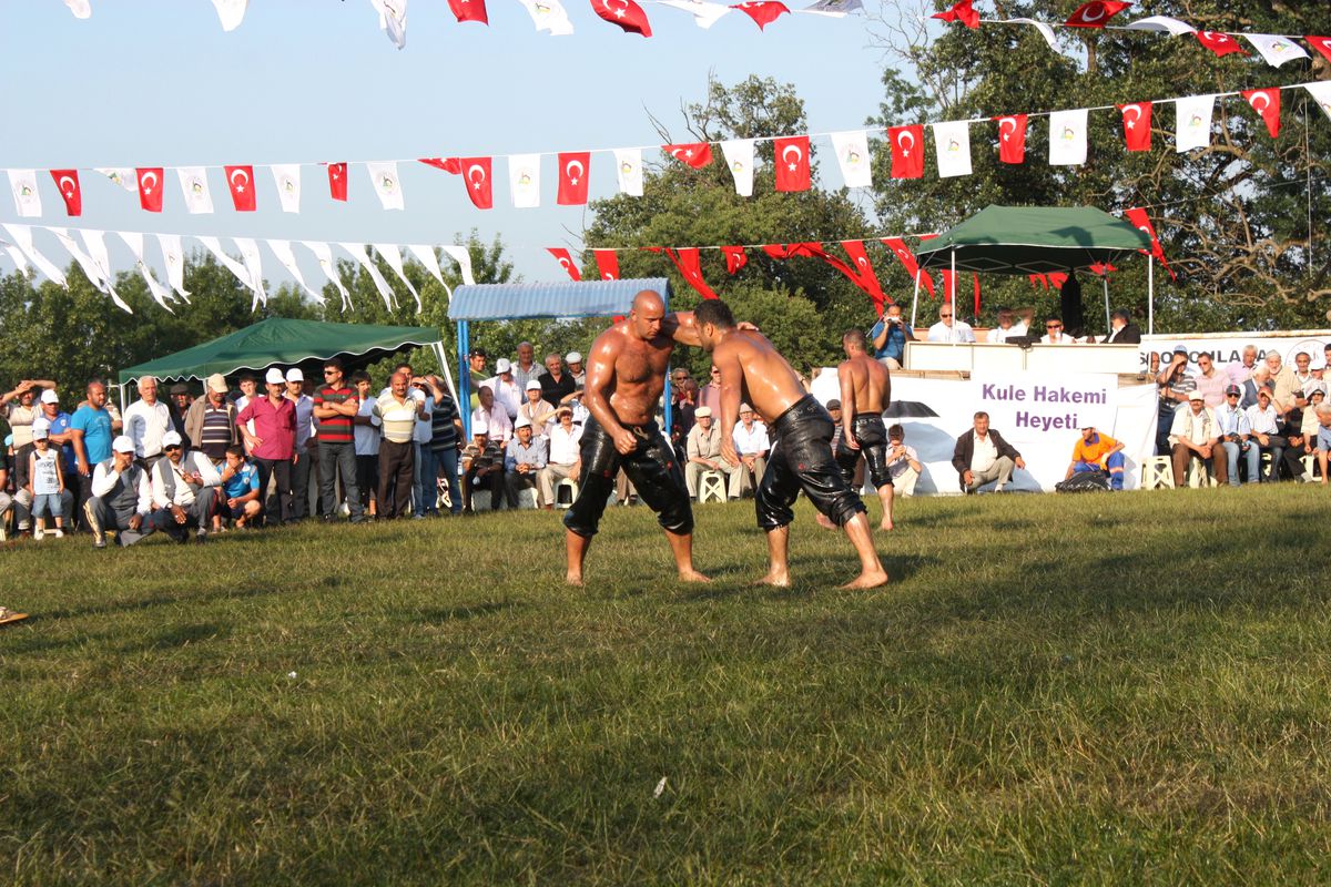 Yağlı Güreşlere Büyük İlgi