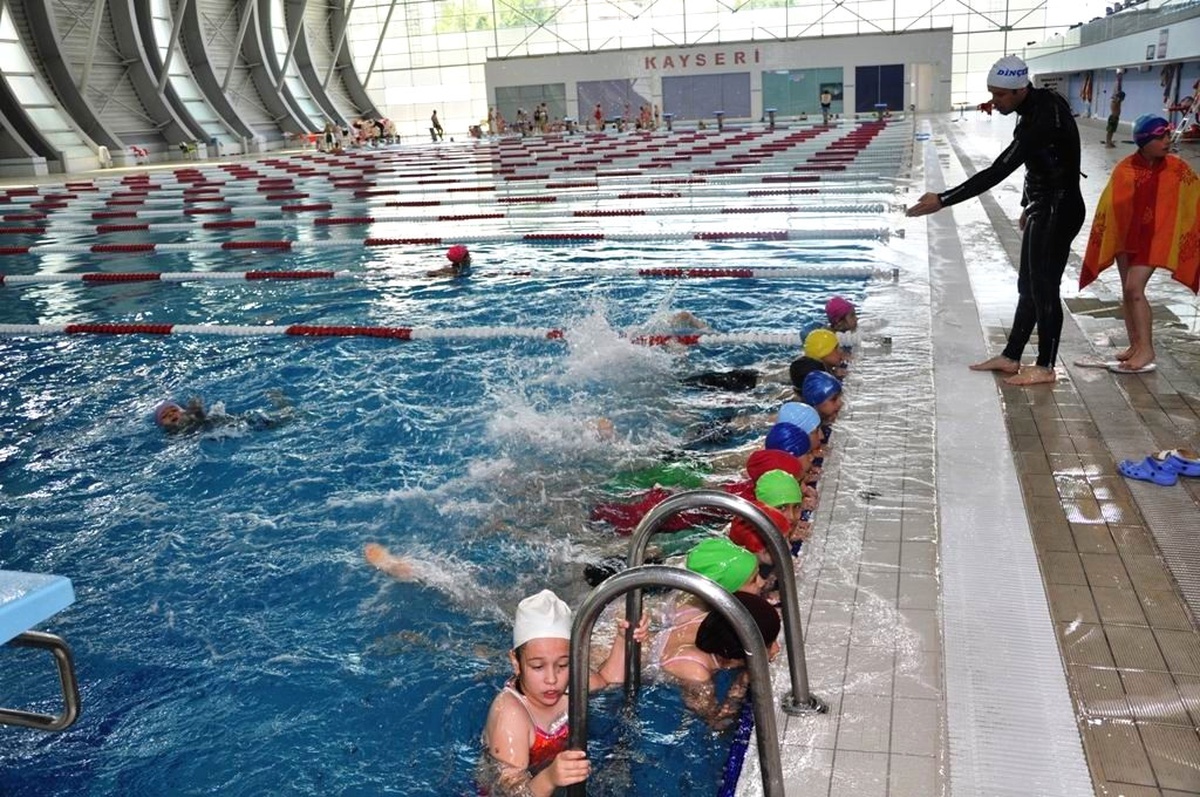 Yaz Spor Okullarında Yüzme Branşına Büyük Katılım