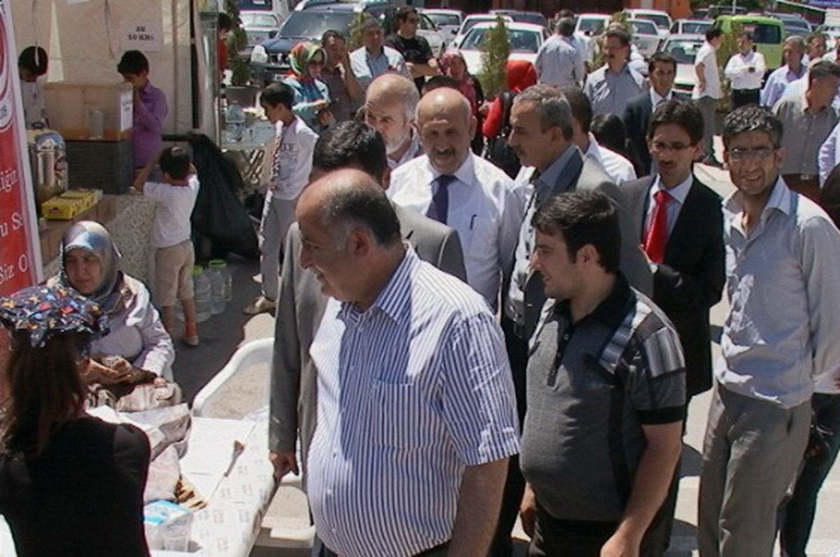Yetimler Kervanı Derneğinden Kermes