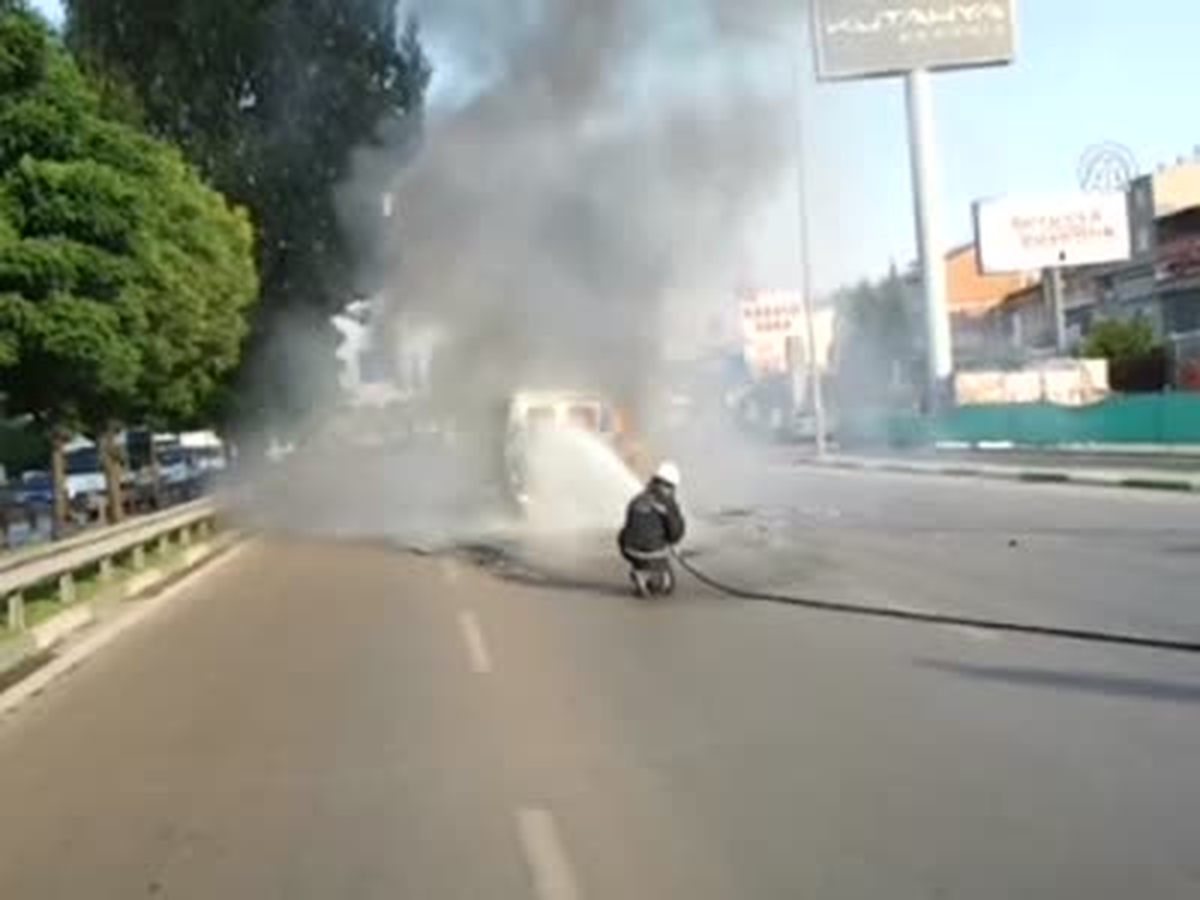 Önce Yaktılar Sonra Poz Verdiler!